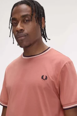 camiseta hombre Fred Perry m1588 y63 rosa crudo azul marino