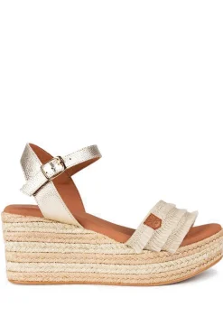 Sandalia Mujer Popa Cuña baja arambol flecos beige con hebilla